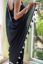 Load image into Gallery viewer, Black And White Mulmul Cotton Saree