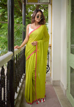 Load image into Gallery viewer, Green And Pink Mulmul Cotton Saree