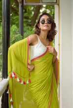 Load image into Gallery viewer, Green And Pink Mulmul Cotton Saree