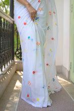 Load image into Gallery viewer, White Embroidered Mulmul Cotton Saree
