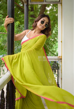 Load image into Gallery viewer, Green And Pink Mulmul Cotton Saree

