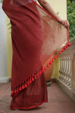 Load image into Gallery viewer, Maroon Mulmul Cotton Saree
