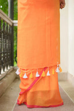 Load image into Gallery viewer, Orange And Pink Mulmul Cotton Saree
